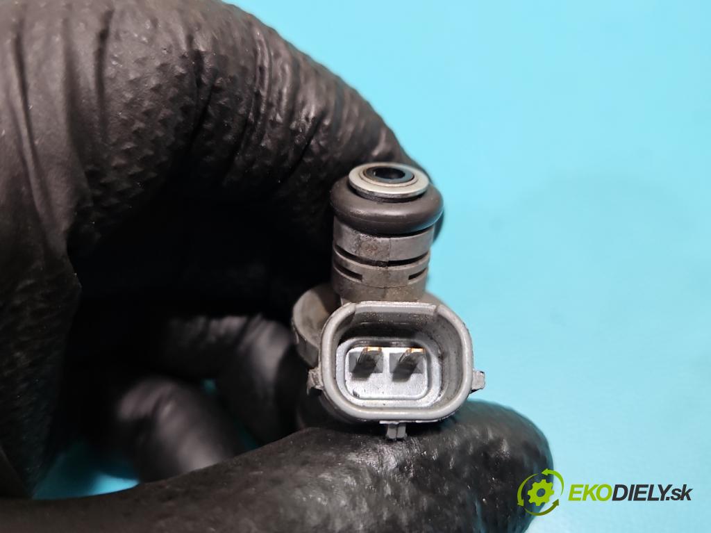 Seat Leon II 2005-2012 1.6 SR 102 HP manual 75 kW 1595 cm3 5- vstrek 06A906031BT (Vstrekovač paliva)