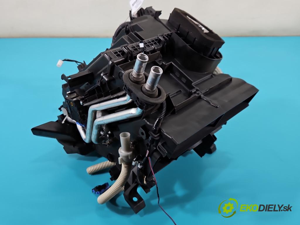 Toyota Yaris III 2011-2020 1.3 vvti 99 hp manual 73 kW 1329 cm3 5- radiátor 87050-0D300 (Radiátory topení)