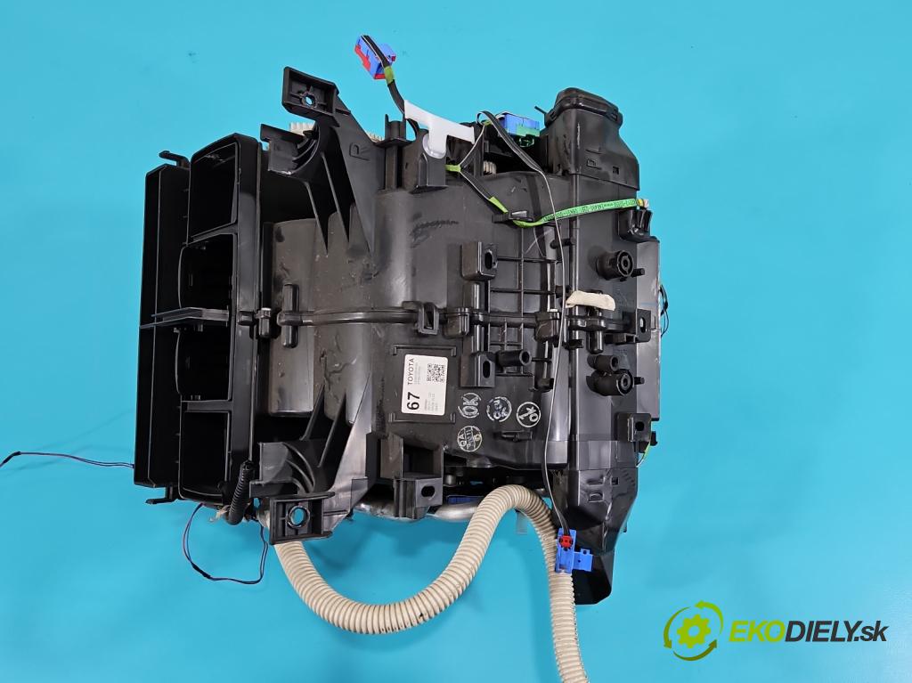 Toyota Yaris III 2011-2020 1.3 vvti 99 hp manual 73 kW 1329 cm3 5- radiátor 87050-0D300 (Radiátory topení)