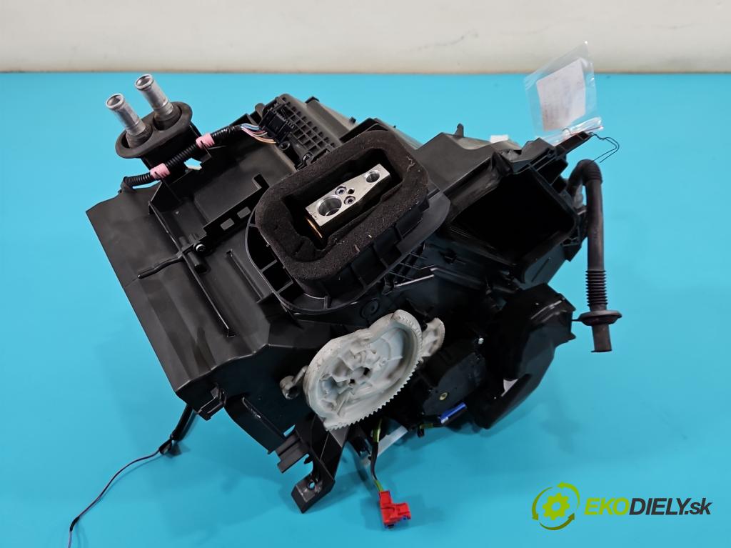 Toyota Yaris III 2011-2020 1.3 vvti 99 hp manual 73 kW 1329 cm3 5- radiátor 87050-0D300 (Radiátory topení)