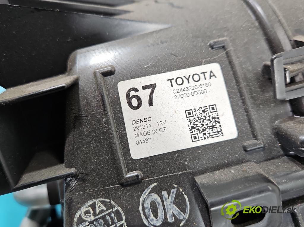 Toyota Yaris III 2011-2020 1.3 vvti 99 hp manual 73 kW 1329 cm3 5- radiátor 87050-0D300 (Radiátory topení)