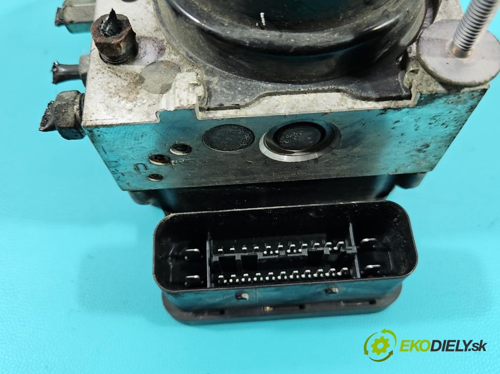 Toyota Yaris III 2011-2020 1.3 vvti 99 HP manual 73 kW 1329 cm3 5- čerpadlo abs 89541-0D170 (Pumpa ABS)