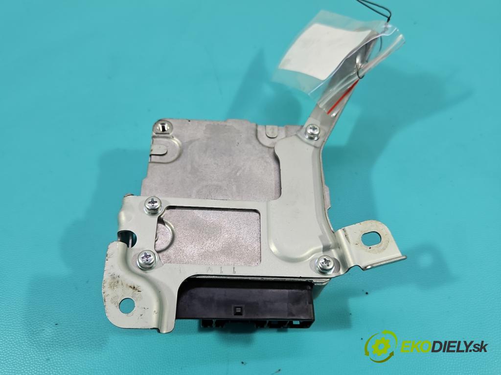 Toyota Yaris III 2011-2020 1.3 vvti 99 HP manual 73 kW 1329 cm3 5- riadiaca jednotka ostatné 89650-0D291