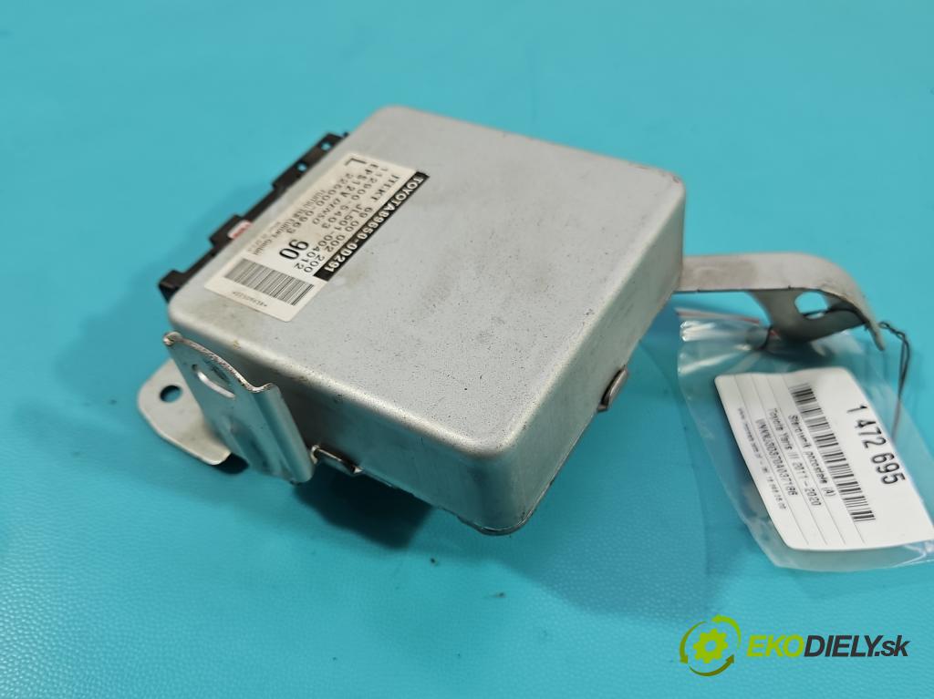 Toyota Yaris III 2011-2020 1.3 vvti 99 HP manual 73 kW 1329 cm3 5- riadiaca jednotka ostatné 89650-0D291