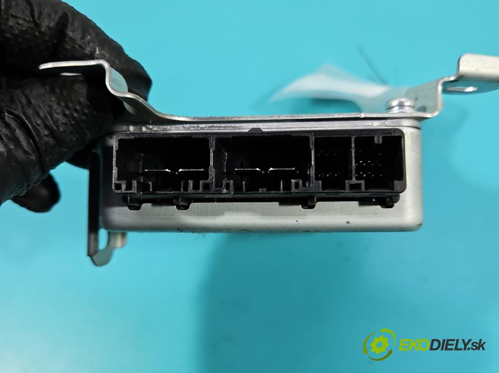 Toyota Yaris III 2011-2020 1.3 vvti 99 HP manual 73 kW 1329 cm3 5- riadiaca jednotka ostatné 89650-0D291