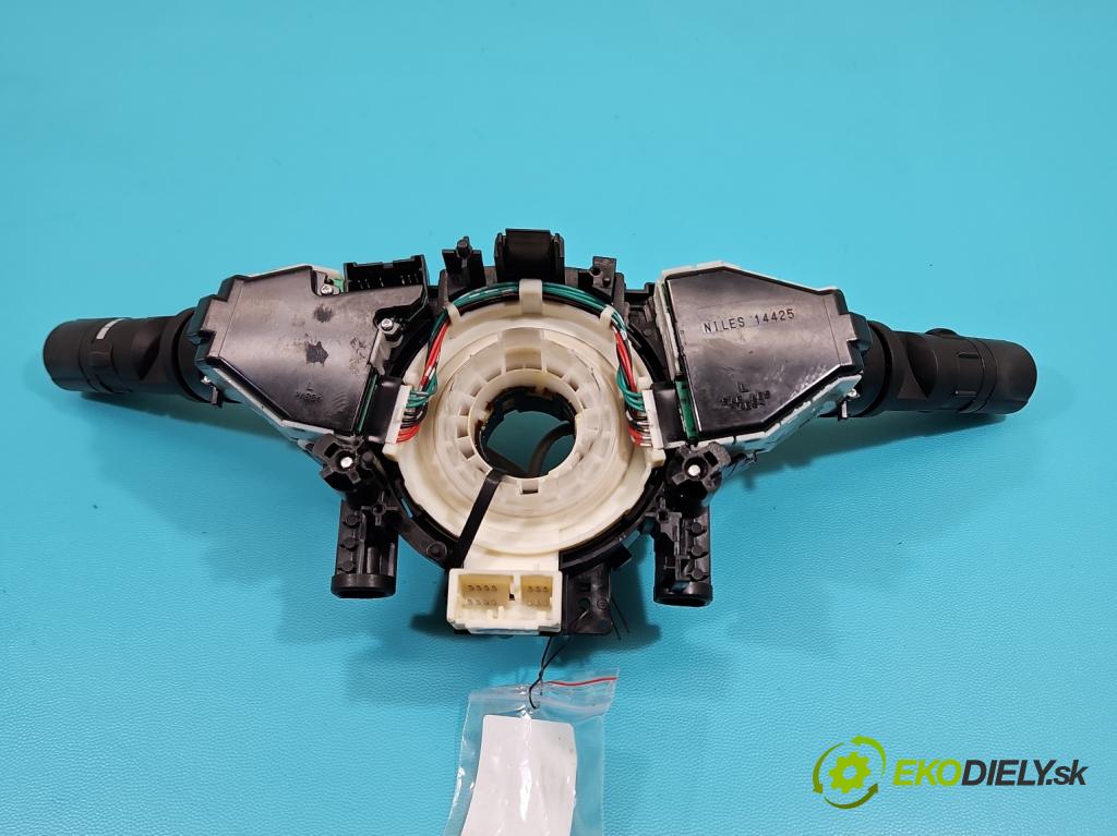 Nissan Qashqai I J10 2006-2013 2.0 dci 150 HP manual 110 kW 1995 cm3 5- prepínač komplex: 25560BT25A (Prepínacie páčky pod volantom)
