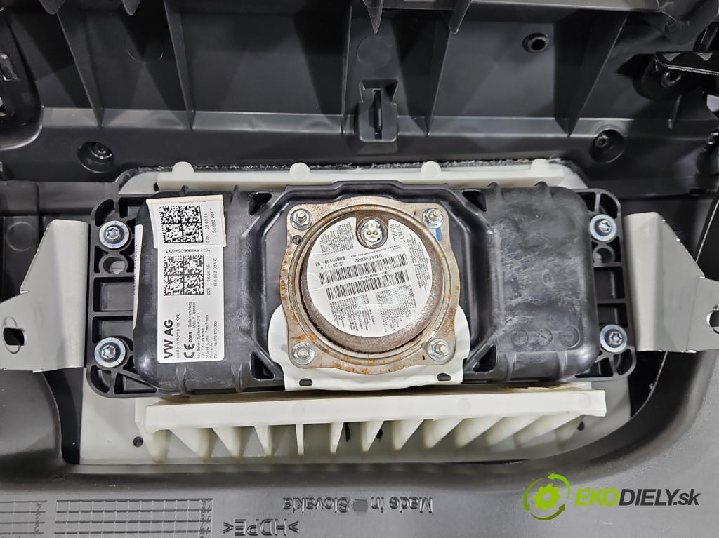 Skoda Citigo 2011-2019 1.0 MPI 75 hp manual 55 kW 999 cm3 3- kokpit,přistrojova deska
