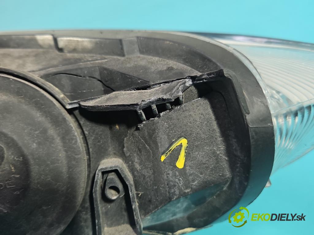 Ford Focus Mk3 2010-2018 1.5 tdci 120 HP manual 88 kW 1499 cm3 5- Reflektor: ľavý F1EB-13D155-AD (Kľučka dverí ostatné)