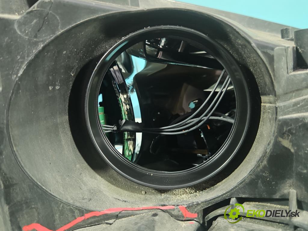 Ford Focus Mk3 2010-2018 1.5 tdci 120 HP manual 88 kW 1499 cm3 5- Reflektor: ľavý F1EB-13D155-AD (Kľučka dverí ostatné)