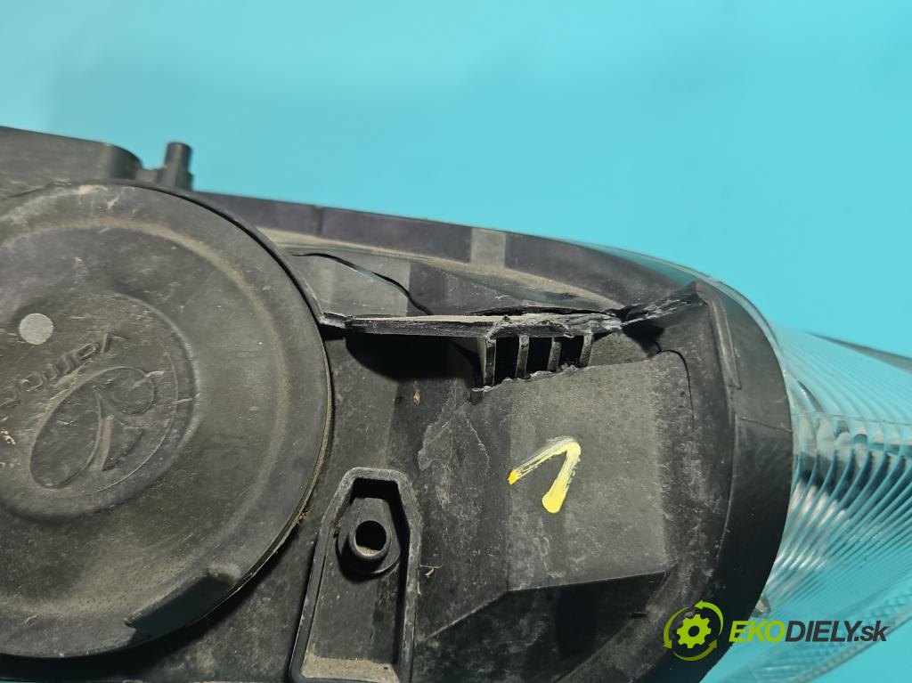 Ford Focus Mk3 2010-2018 1.5 tdci 120 HP manual 88 kW 1499 cm3 5- Reflektor: ľavý F1EB-13D155-AD (Kľučka dverí ostatné)