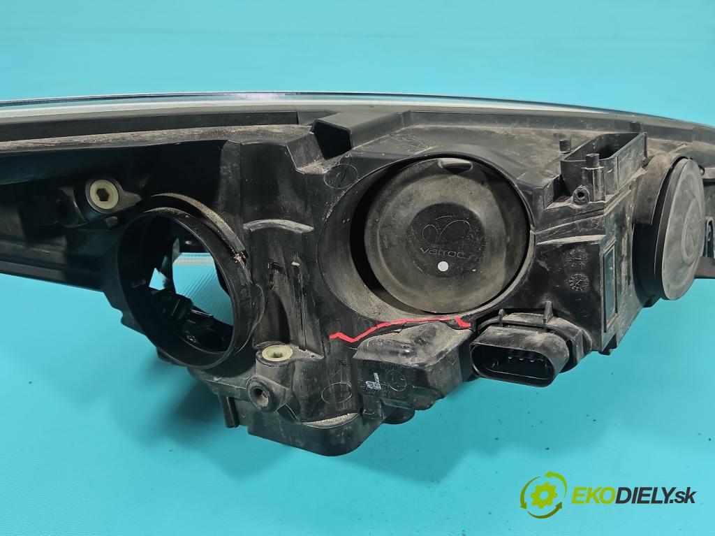 Ford Focus Mk3 2010-2018 1.5 tdci 120 HP manual 88 kW 1499 cm3 5- Reflektor: ľavý F1EB-13D155-AD (Kľučka dverí ostatné)