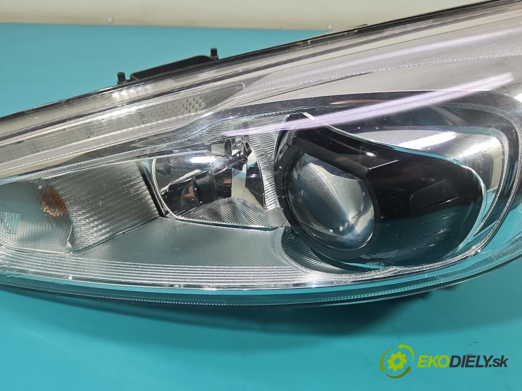 Ford Focus Mk3 2010-2018 1.5 tdci 120 HP manual 88 kW 1499 cm3 5- Reflektor: ľavý F1EB-13D155-AD (Kľučka dverí ostatné)