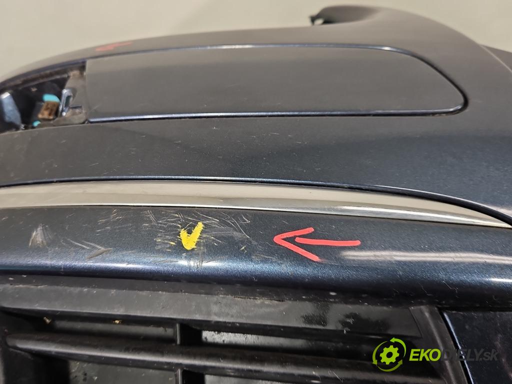 Vw Jetta V 2005-2010 1.9 tdi 105 hp manual 77 kW 1896 cm3 4- nárazník přední  (Klika dveří ostatní)