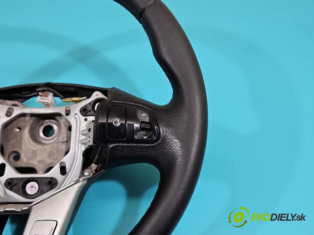 Kia Ceed I 2006-2012 1.6 crdi 116 HP manual 85 kW 1582 cm3 5- volant  (Volant)