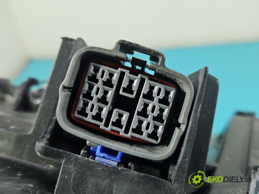 Mazda 6 III GJ 2012-2024 2.2d 150 HP manual 110 kW 2190 cm3 4- Reflektor: ľavý  (Kľučka dverí ostatné)