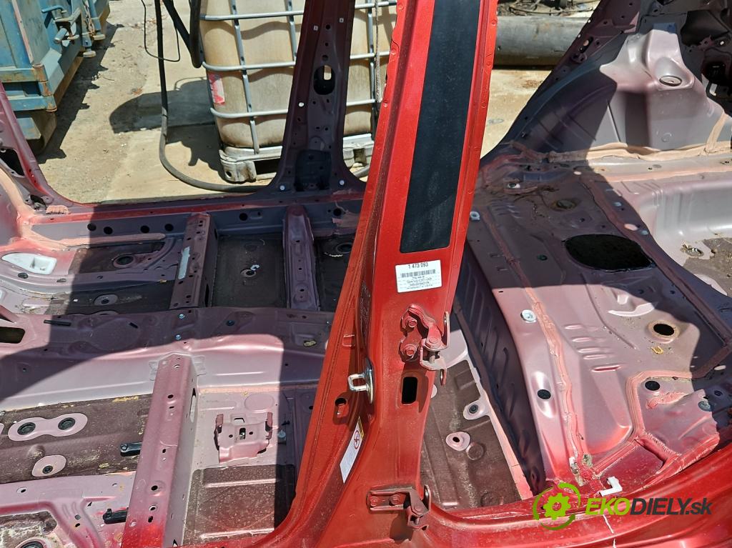 Toyota Yaris III 2011-2020 1.3 vvti 99 hp manual 73 kW 1329 cm3 5- práh levý  (Karoserie ostatní)