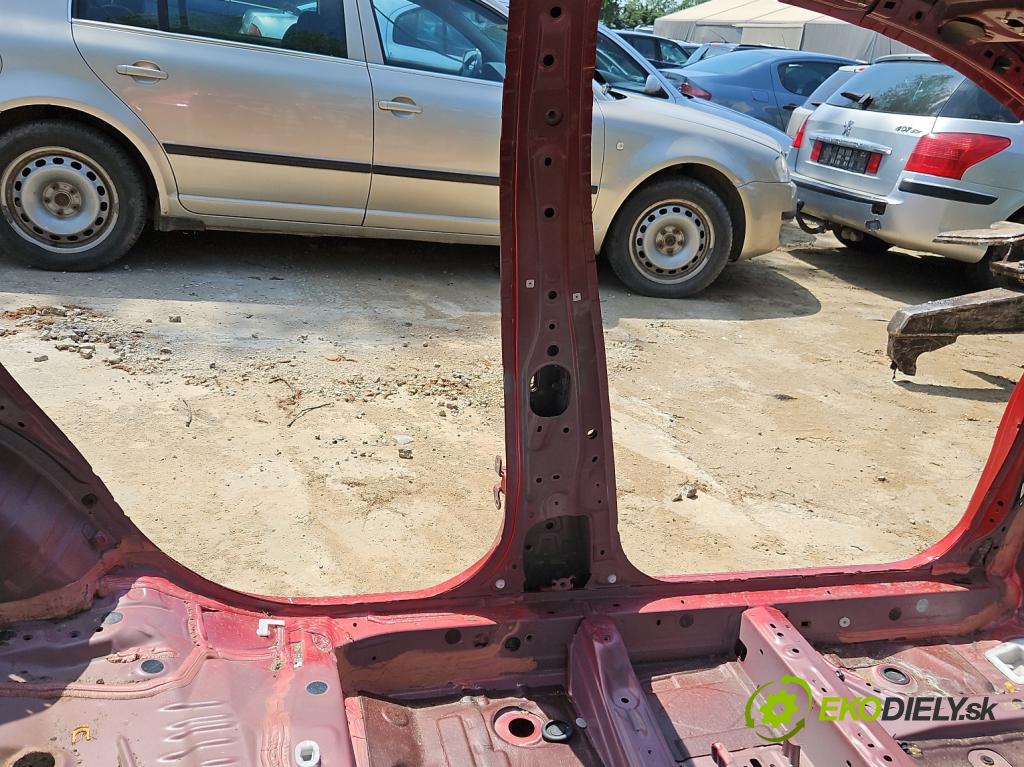 Toyota Yaris III 2011-2020 1.3 vvti 99 hp manual 73 kW 1329 cm3 5- práh levý  (Karoserie ostatní)