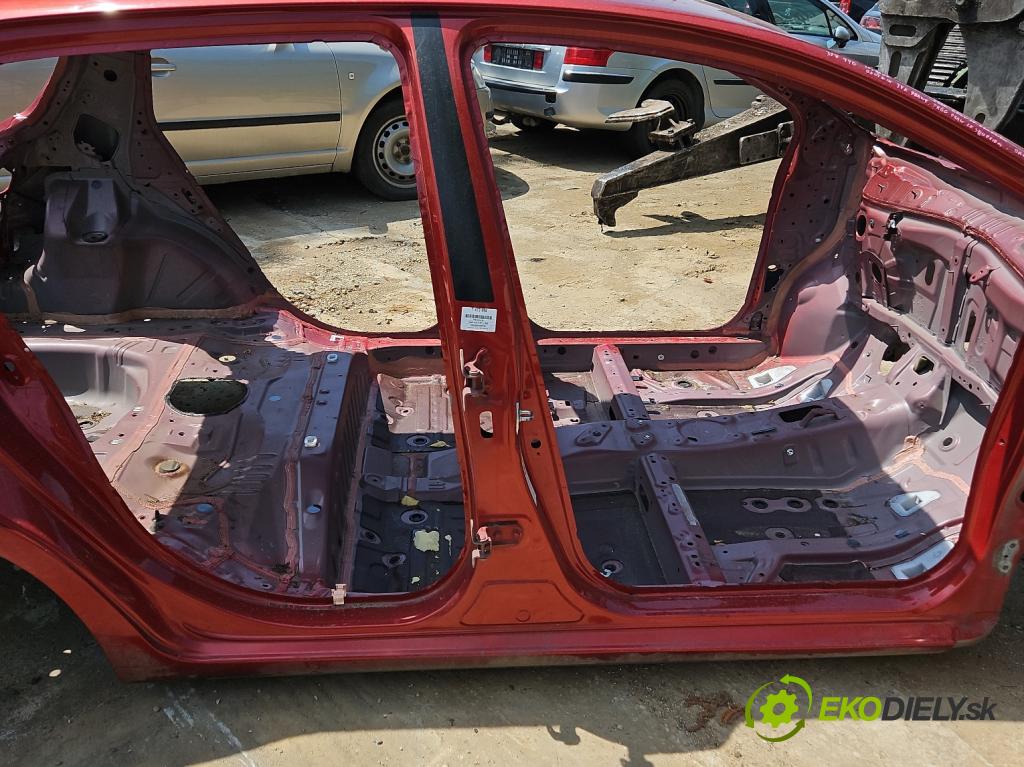 Toyota Yaris III 2011-2020 1.3 vvti 99 HP manual 73 kW 1329 cm3 5- Práh: pravý  (Karoséria ostatné)
