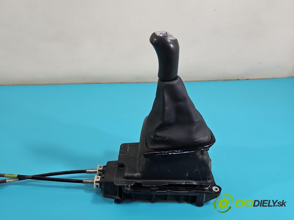 Renault Clio IV 2012-2020 0.9 Tce 90 HP manual 66 kW 898 cm3 5- Páka: Změny: stupeň,rýchlosť 9617695D (Rýchlostná páka (kulisa))