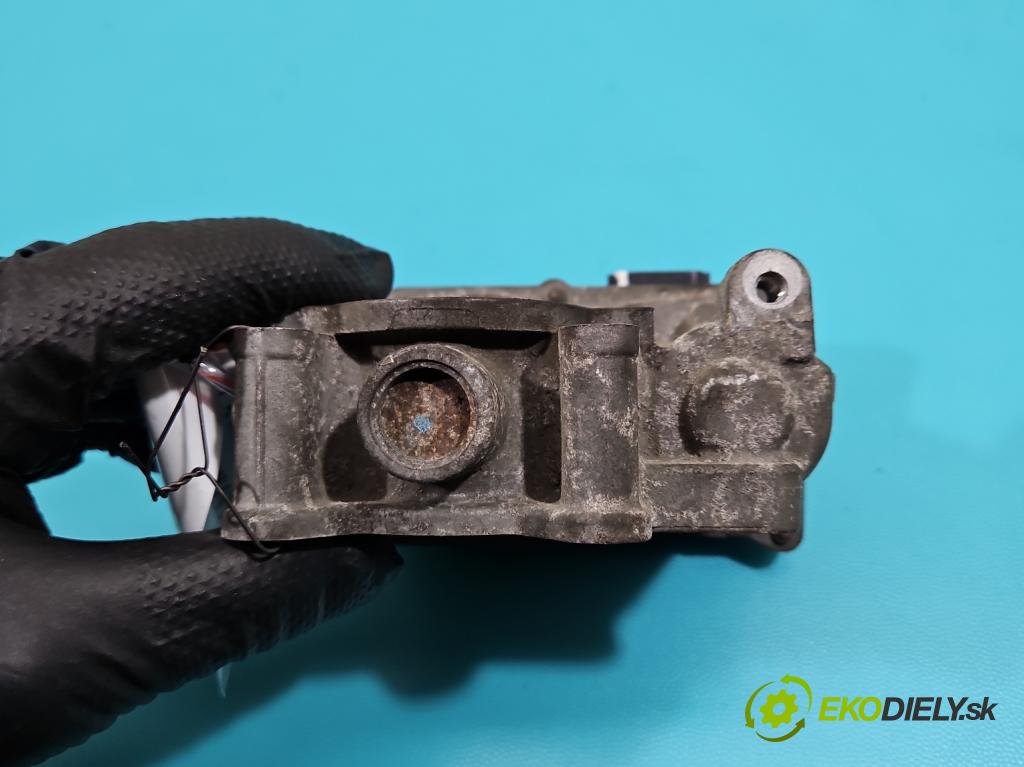 Renault Clio IV 2012-2020 0.9 Tce 90 HP manual 66 kW 898 cm3 5- klapka 161206038R (Škrtiaca klapka)