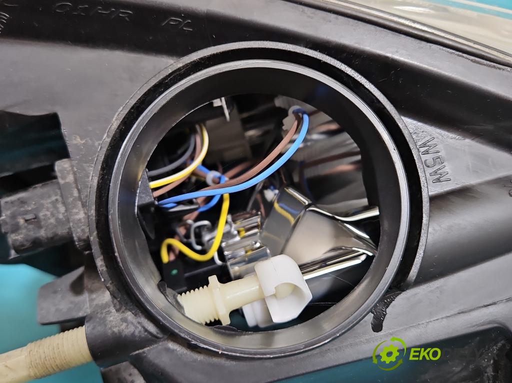 Renault Clio IV 2012-2020 0.9 Tce 90 HP manual 66 kW 898 cm3 5- Reflektor: ľavý 260603442R (Kľučka dverí ostatné)