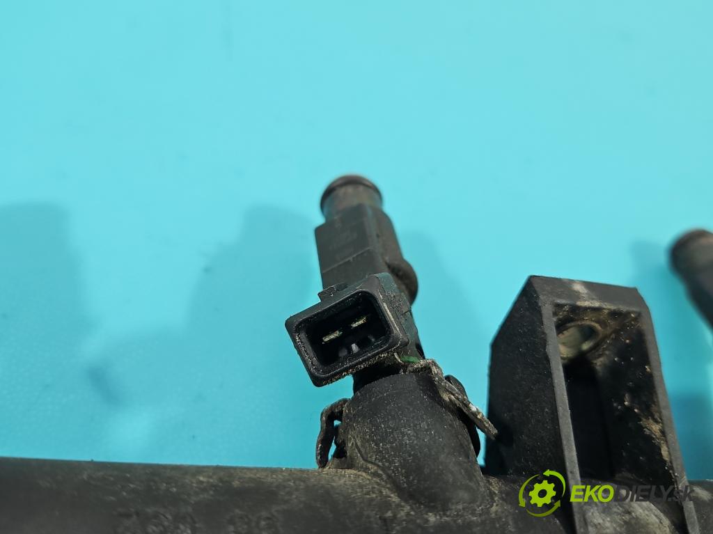 Citroen Xsara Picasso 1,8.0 16V 116 HP manual 85 kW 1749 cm3 5- vstrek 01F005A (Vstrekovač paliva)