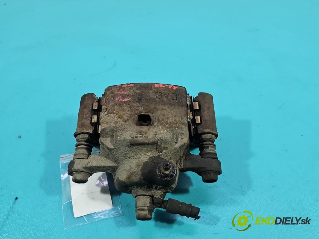 Daewoo Tico 0.8 plyn: 41 HP manual 30 kW 796 cm3 5- brzdič predné pravý  (Kľučka dverí ostatné)