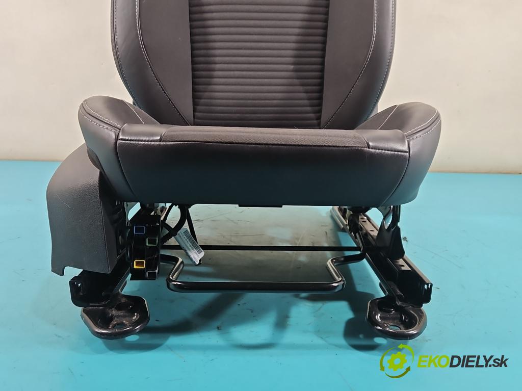 Ford Focus Mk3 2010-2018 1.5 tdci 120 HP manual 88 kW 1499 cm3 5- sedačke: komplet