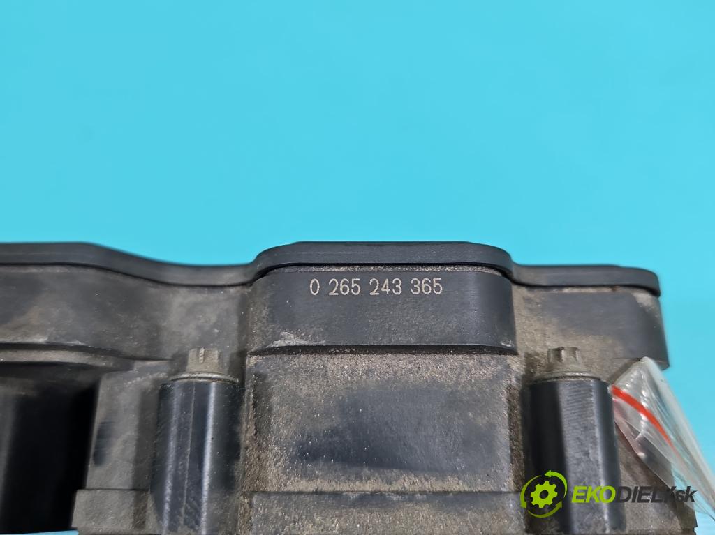 Renault Clio IV 2012-2020 0.9 Tce 90 HP manual 66 kW 898 cm3 5- čerpadlo abs 476608644R-A (Pumpa ABS)