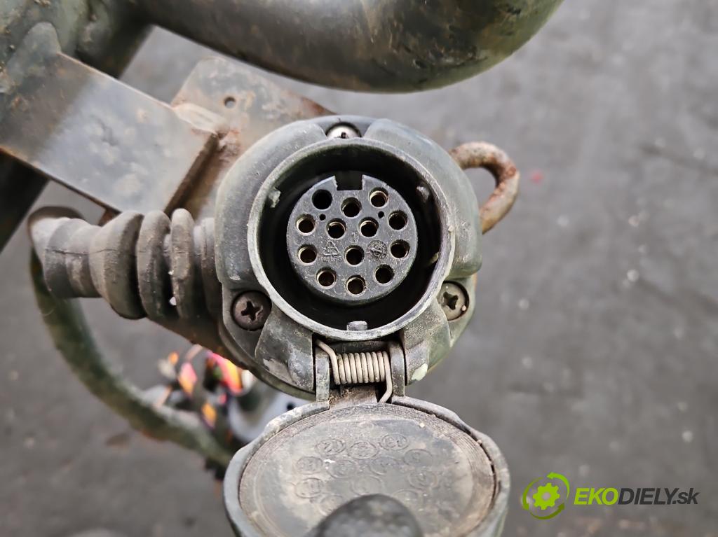 Ford Focus Mk2 2004-2011 2.0 16V 145 hp manual 107 kW 1999 cm3 5- oko tažné  (Tažné zařízení)