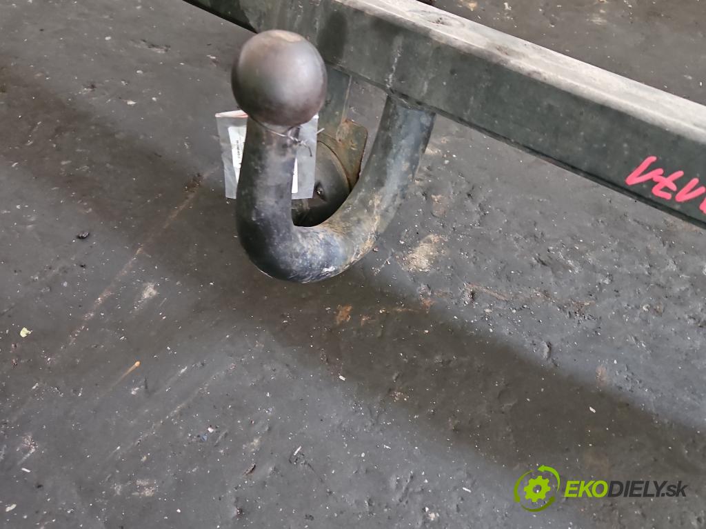 Ford Focus Mk2 2004-2011 2.0 16V 145 hp manual 107 kW 1999 cm3 5- oko tažné  (Tažné zařízení)