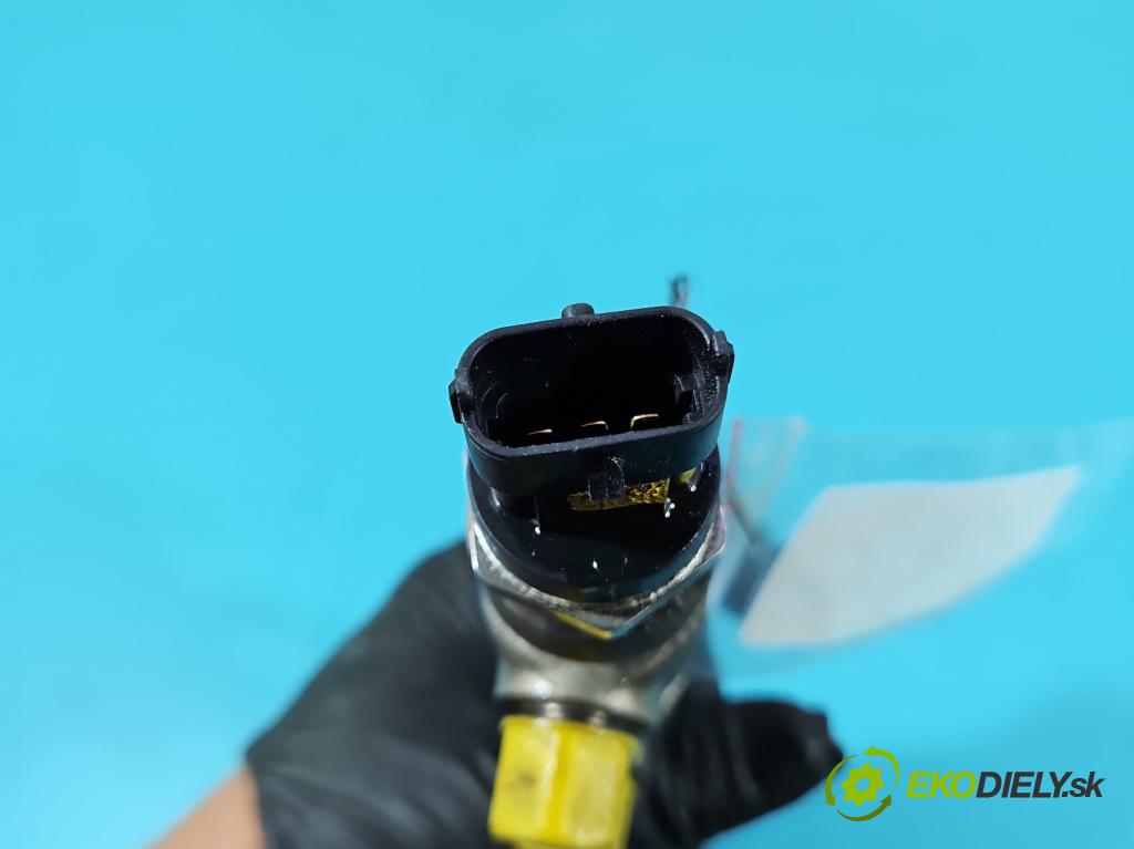 Nissan Qashqai I J10 2006-2013 2.0 dci 150 HP manual 110 kW 1995 cm3 5- lišta vstrekovacia 0445214173 (Vstrekovacia lišta)