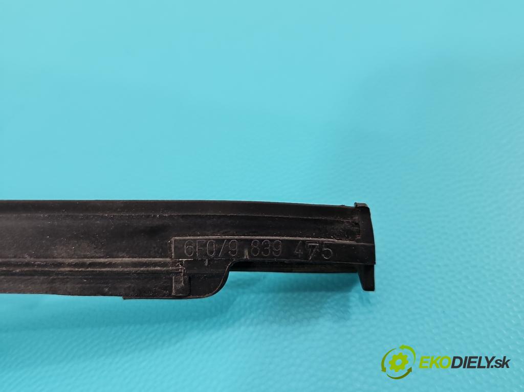 Seat Arona 2017- 1.0 TSI 110 HP manual 81 kW 999 cm3 5- Těsnění: dvere zadné ľavé 6F0839475 (Karoséria ostatné)