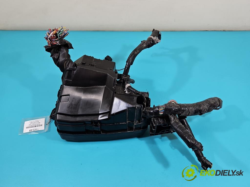 Mazda 6 III GJ 2012-2024 2.2d 150 hp manual 110 kW 2190 cm3 4- skříňka pojistková KD47-66767 (Pojistkové skříňky)