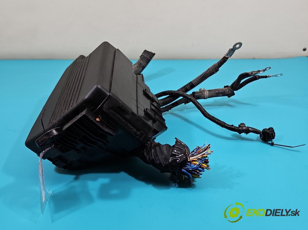 Mazda 6 III GJ 2012-2024 2.2d 150 hp manual 110 kW 2190 cm3 4- skříňka pojistková KD47-66767 (Pojistkové skříňky)