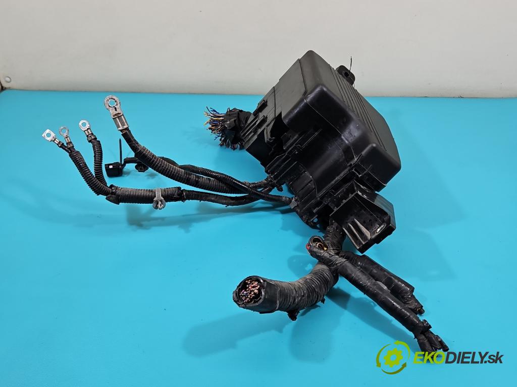 Mazda 6 III GJ 2012-2024 2.2d 150 hp manual 110 kW 2190 cm3 4- skříňka pojistková KD47-66767 (Pojistkové skříňky)