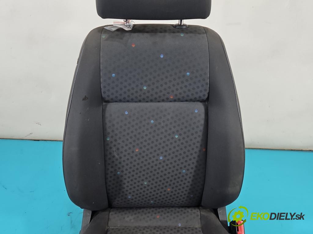Vw Polo IV 9N 2001-2009 1.2 12V 64 hp manual 47 kW 1198 cm3 5- Sedadlo pravý  (Sedačky, sedadla)