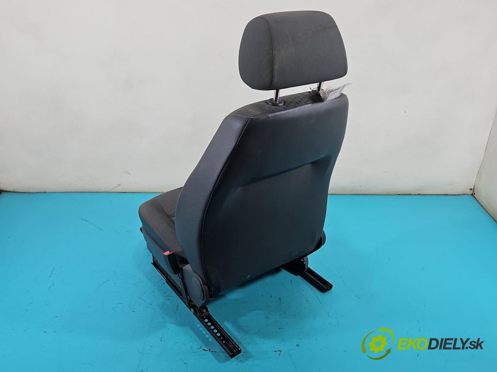Vw Polo IV 9N 2001-2009 1.2 12V 64 hp manual 47 kW 1198 cm3 5- Sedadlo pravý  (Sedačky, sedadla)