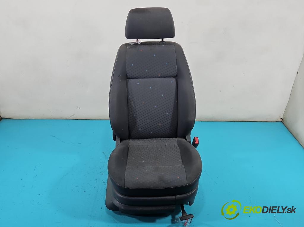 Vw Polo IV 9N 2001-2009 1.2 12V 64 hp manual 47 kW 1198 cm3 5- Sedadlo pravý  (Sedačky, sedadla)