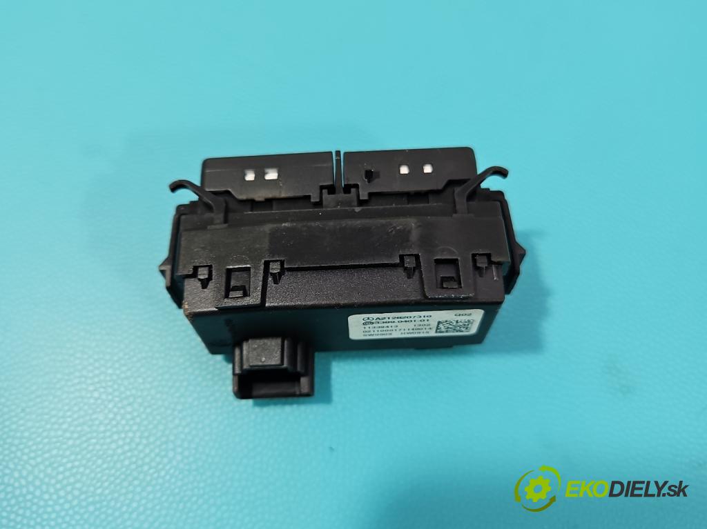 Mercedes CLS II C218 2010-2018 4.7 V8 (278922) 408KM automatic 300 kW 4663 cm3 4- prepínač ostatné A2128207310