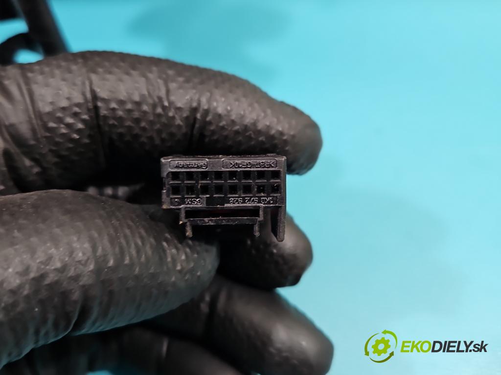 Audi Q5 2008-2016 2.0 TFSI 252KM automatic 185 kW 1984 cm3 5- zpětné zrcátko pravé 8R1857410E (Klika dveří ostatní)