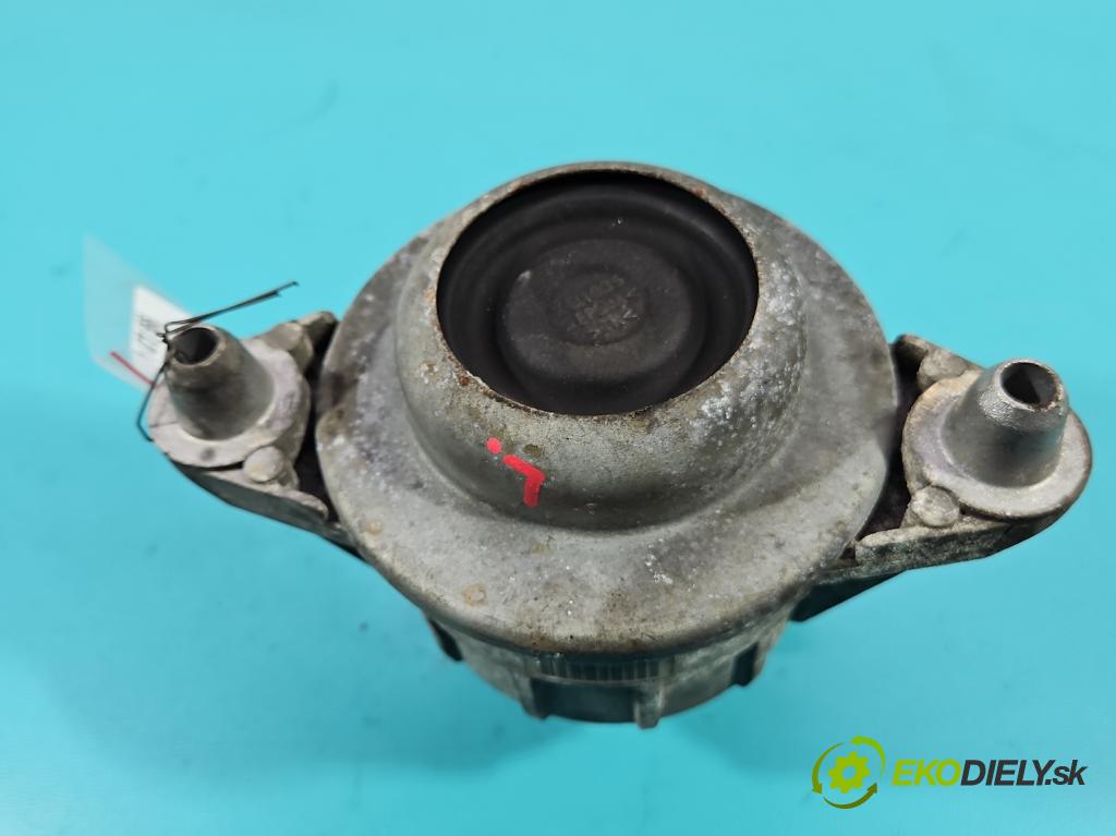 Mercedes CLS II C218 2010-2018 4.7 V8 (278922) 408KM automatic 300 kW 4663 cm3 4- airbag motora A2122403817 (Držiak motora)
