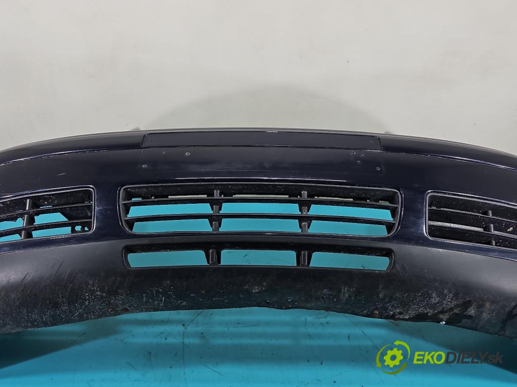 Vw Bora 2.0 8V 116 hp manual 85 kW 1984 cm3 5- nárazník přední  (Klika dveří ostatní)