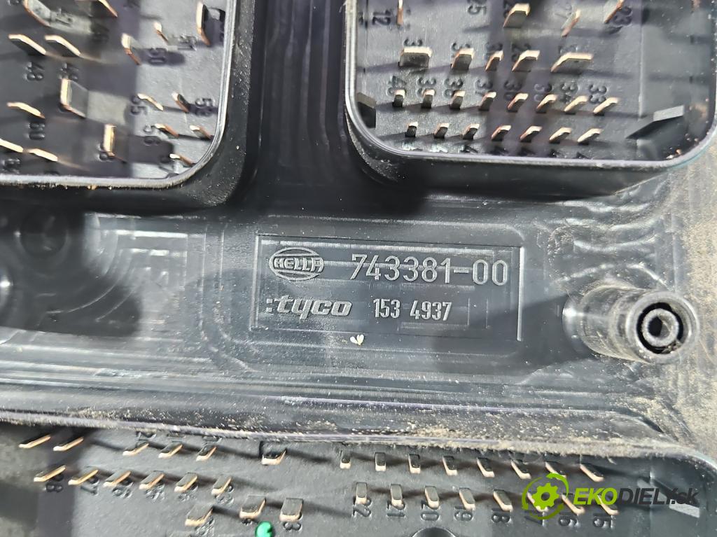 Opel Astra III 2004-2014 1.7 cdti 101 hp manual 74 kW 1686 cm3 5- skříňka pojistková 743381-00 (Pojistkové skříňky)