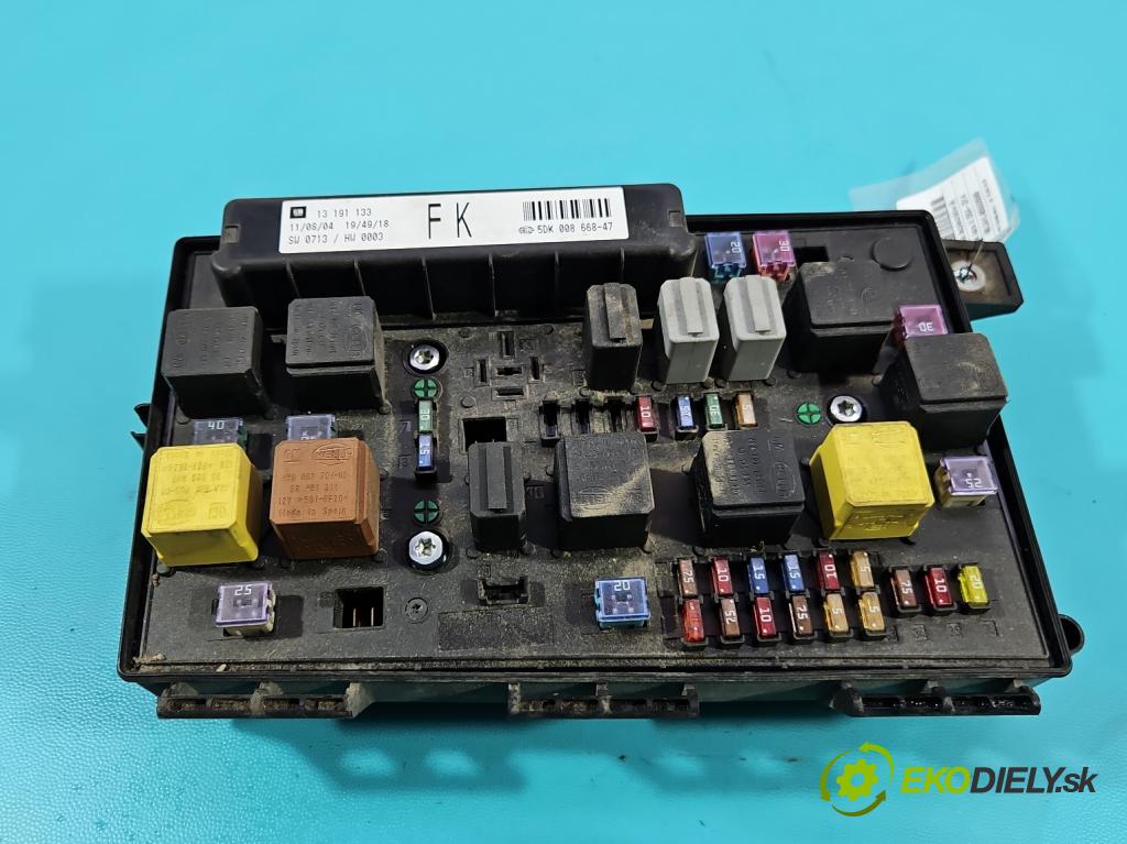 Opel Astra III 2004-2014 1.7 cdti 101 hp manual 74 kW 1686 cm3 5- skříňka pojistková 743381-00 (Pojistkové skříňky)