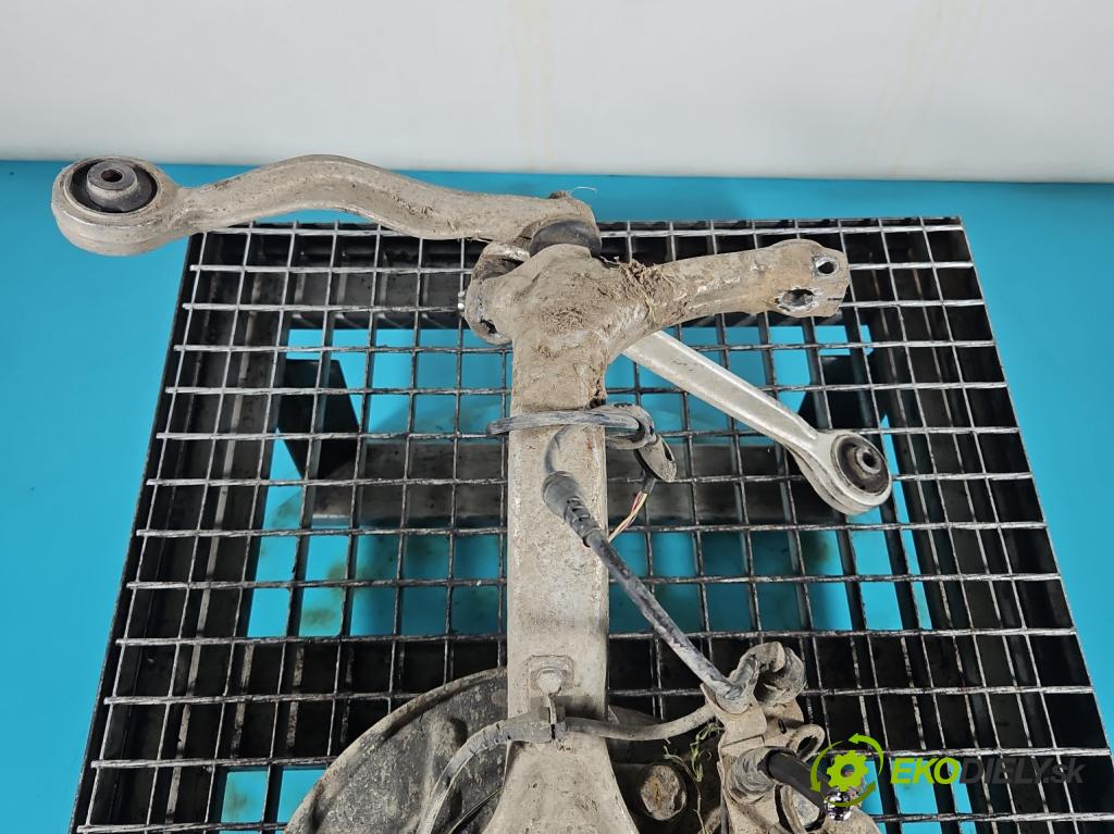 Audi A4 B6 2000-2004 2.0 20V 131 hp manual 96 kW 1984 cm3 4- náboj pravé  (Náboj kola)