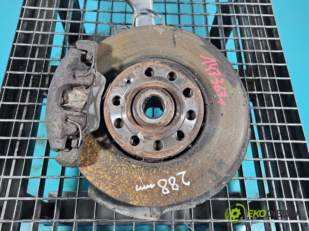 Audi A4 B6 2000-2004 2.0 20V 131 hp manual 96 kW 1984 cm3 4- náboj pravé  (Náboj kola)