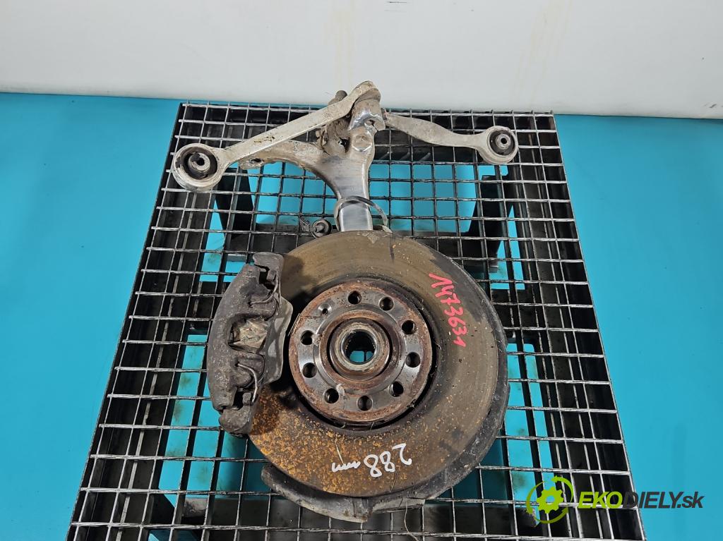 Audi A4 B6 2000-2004 2.0 20V 131 hp manual 96 kW 1984 cm3 4- náboj pravé  (Náboj kola)