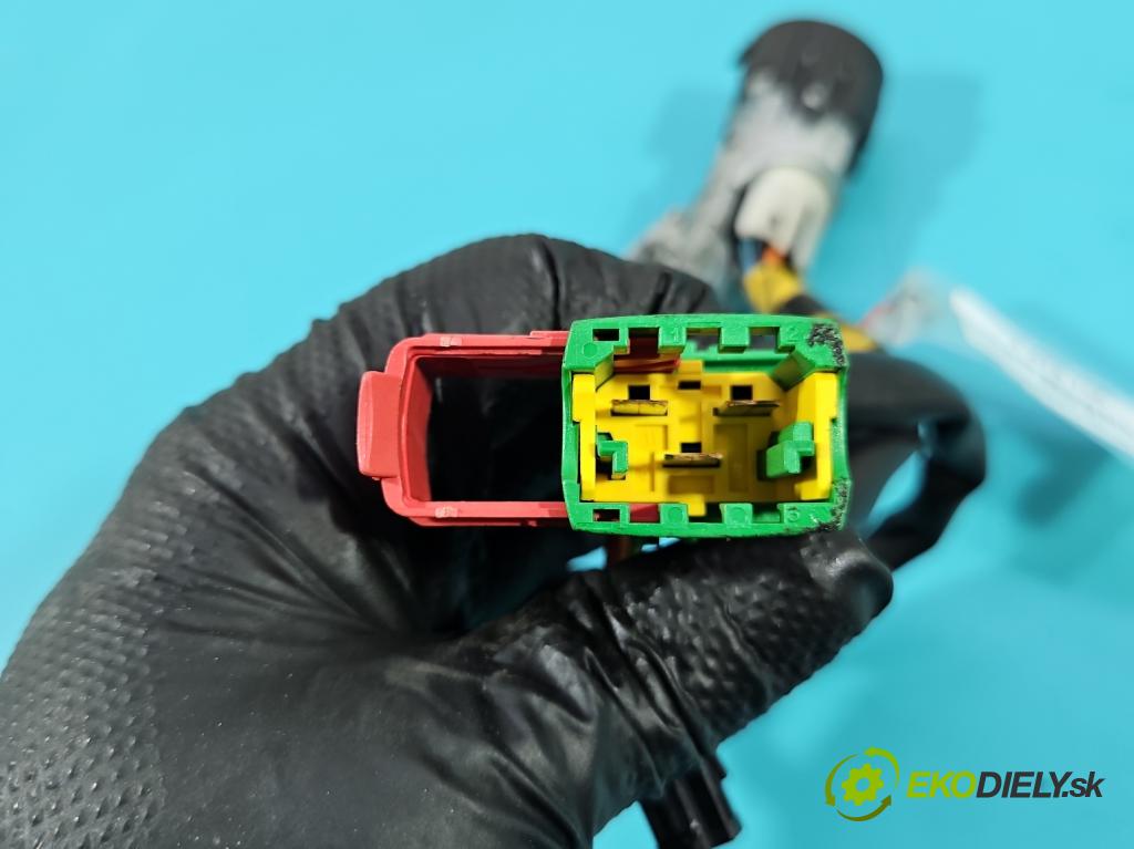 Peugeot 1007 1.6 16V 109 HP automatic 80 kW 1587 cm3 3- Spínačka (Spínacia skrinka)