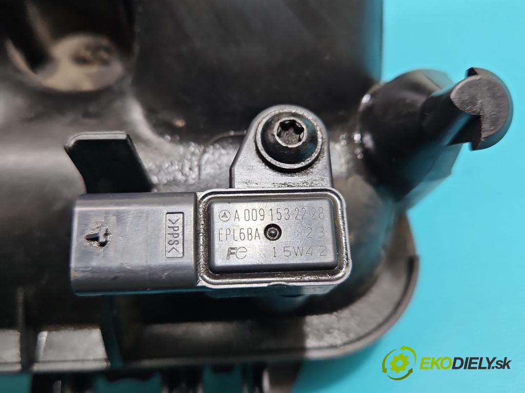 Infiniti Q30 2015-2019 1.6 T 156 hp automatic 115 kW 1595 cm3 5- potrubí sací A2700900737 (Sací potrubí)